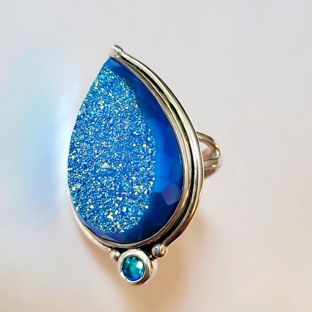 Sajen faceted druzy with mystic fire blue topaz, round, faceted, 925 silver ring